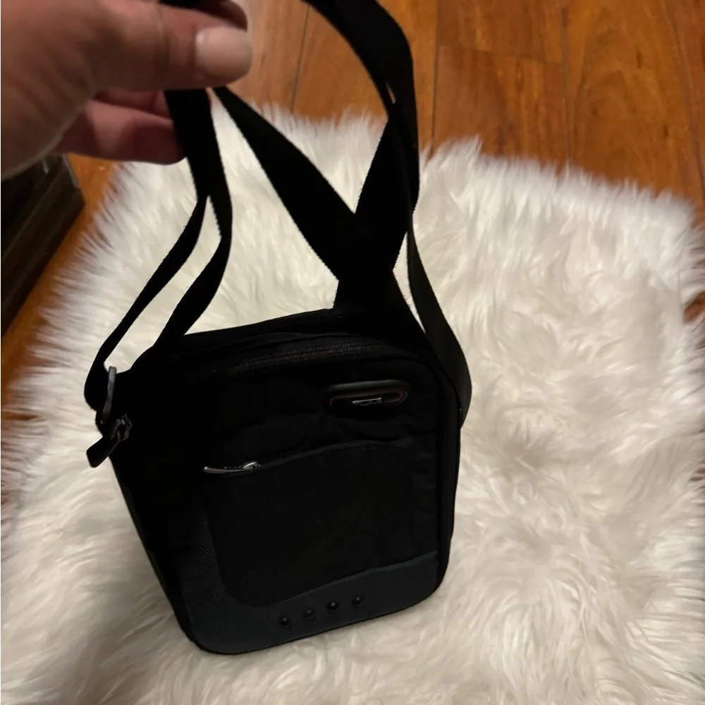 TUMI -T-TECH small crossbody strap bag unisex
